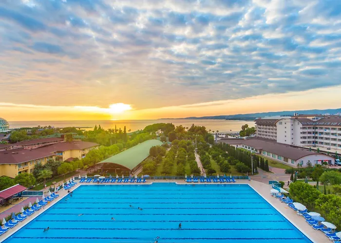 Hotel Lonicera & Avsallar